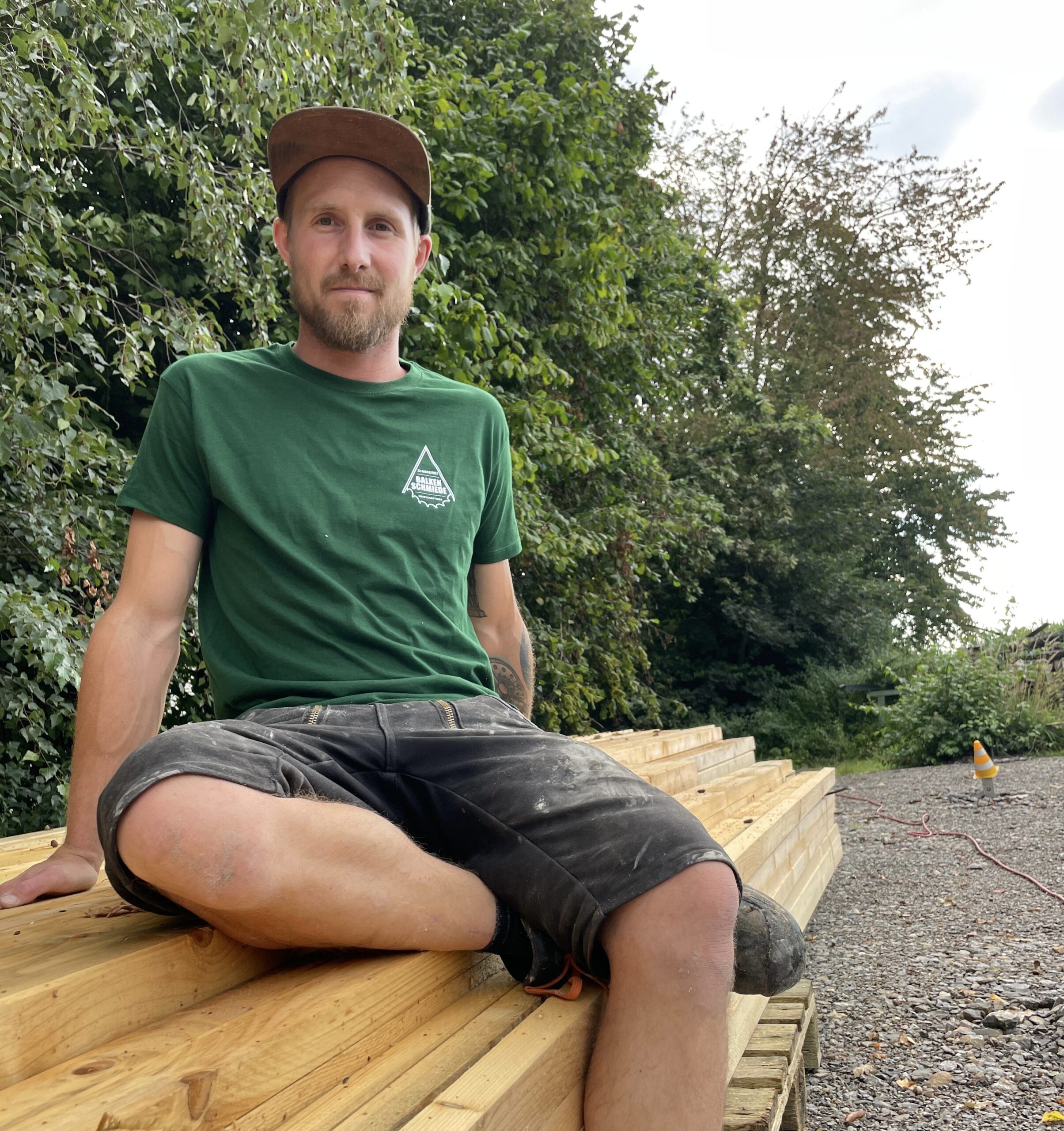 Chris Wrenger Holz Balkenschmiede Grün Wald Zimmerei